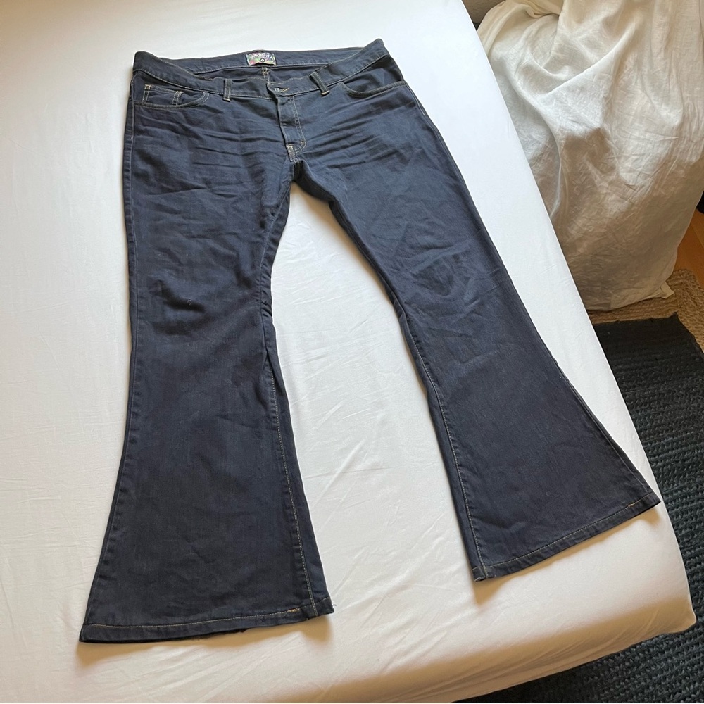 MADCAP ENGLAND dark blue denim‎ contrast stitch low rise flare cropped jeans